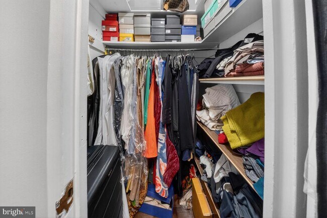 Building Photo - 4201 Cathedral Ave NW