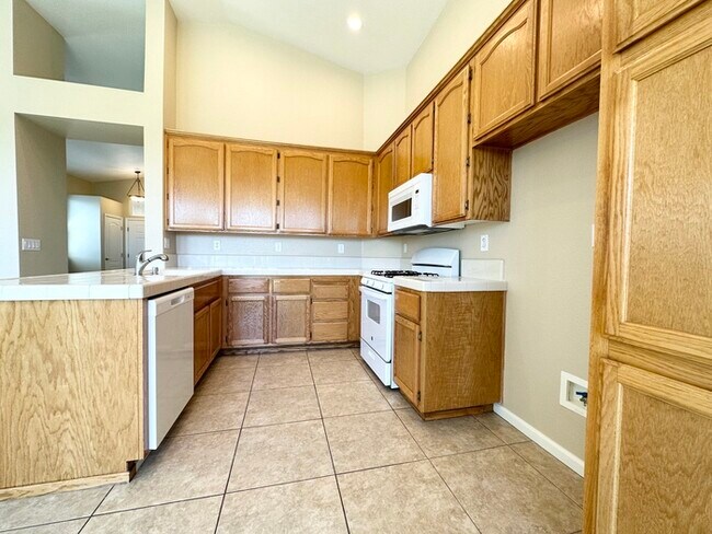 Building Photo - Beautifully Updated 3-Bedroom, 2-Bath Home...