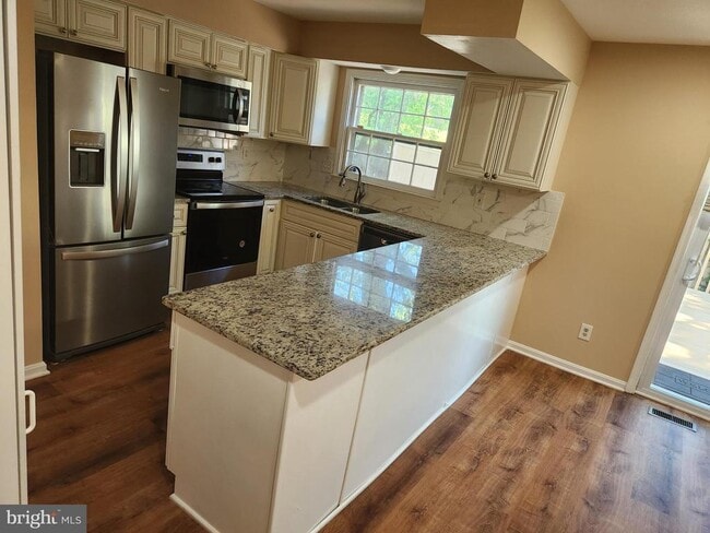 Building Photo - 17027 Catalpa Ct
