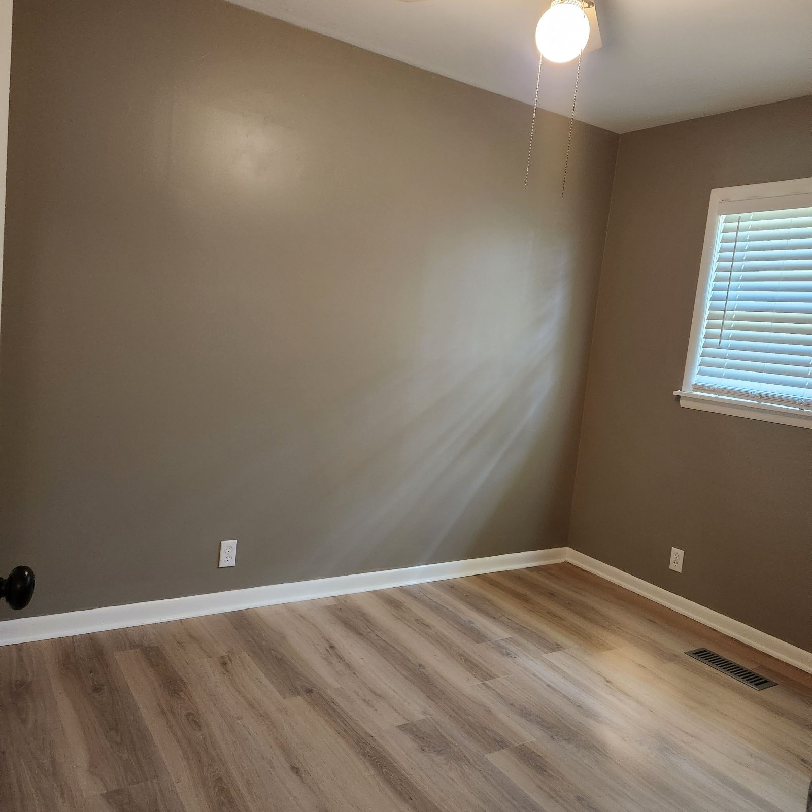 Building Photo - 320 Roney Dr