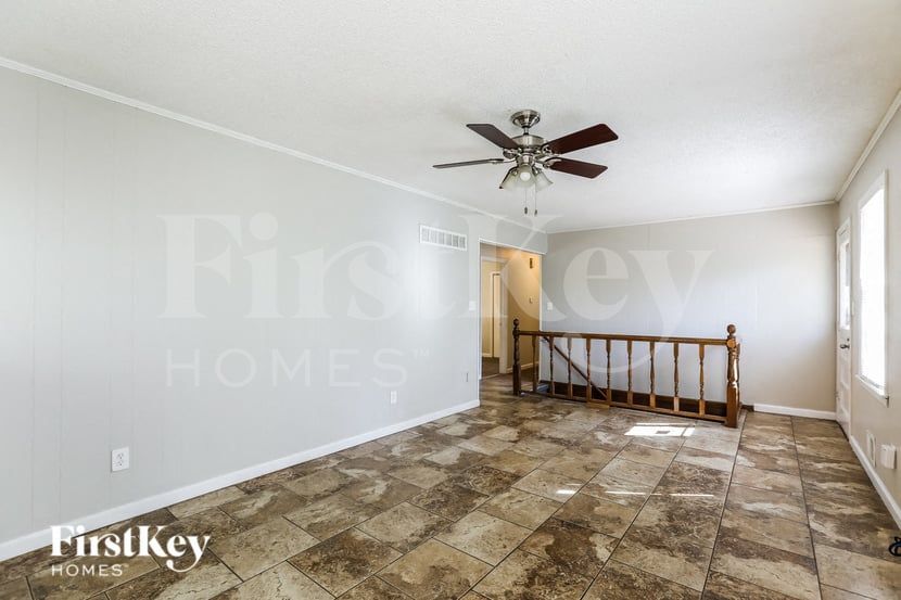 Building Photo - 8921 E 90 Terrace