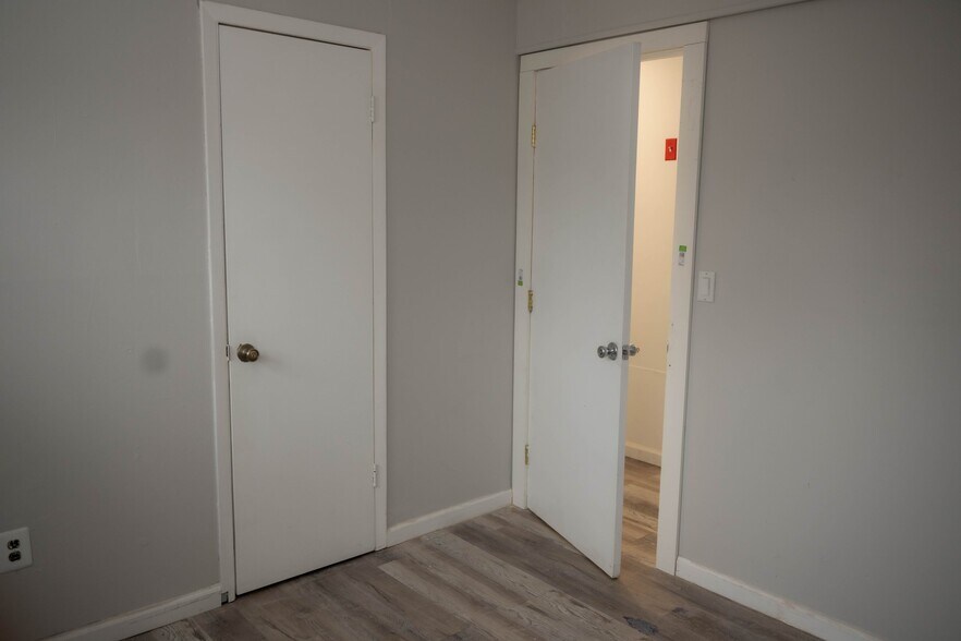 Building Photo - 104 Williams Ave