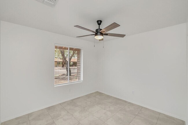 Building Photo - Gorgeous 4-Bedroom Home in Prime 85254 Loc...