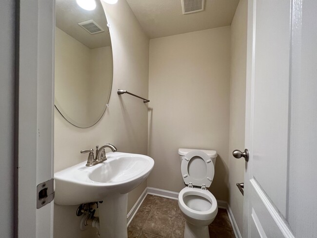 Building Photo - 326 Falcon Run