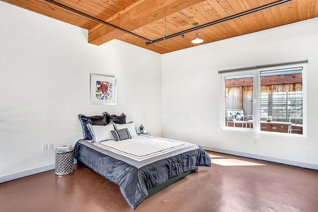 Building Photo - 401 9th Ave N