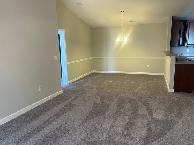 Building Photo - Great Townhome!