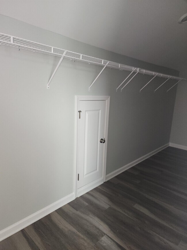 Building Photo - 5527 Redleaf Rose Dr