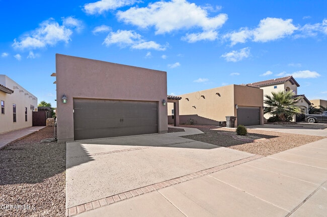 Building Photo - 13538 Lawkland St