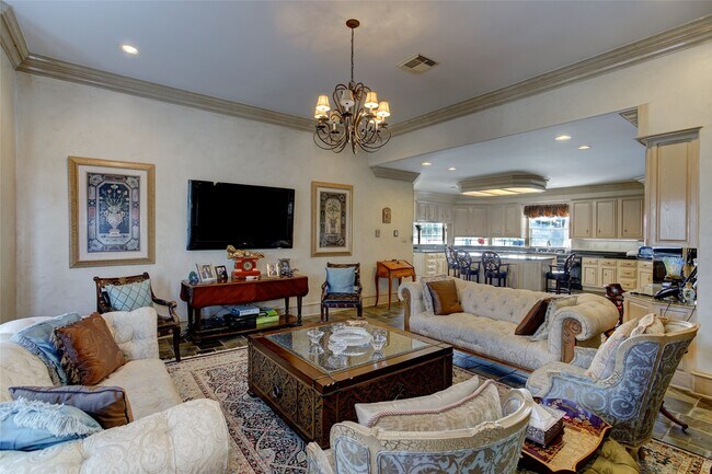 Building Photo - 13703 Lakeshore Way Cove