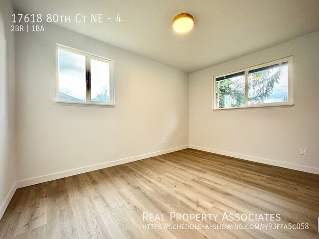 Building Photo - Gorgeous 2 Bed, 1 Bath Apartment – Fully R...