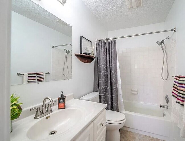 Building Photo - Spiral Staircase Loft Style One Bedroom in Brooklyn Park for $1,275.00/month!