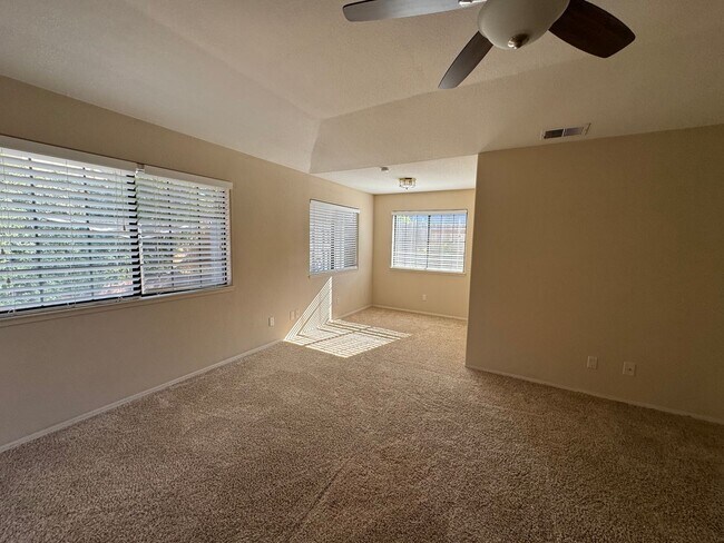Building Photo - 1473 Mercer Ct