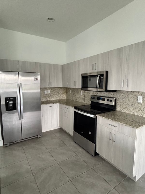 Building Photo - 5633 Cerva Ln