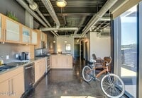 Building Photo - 4020 N Scottsdale Rd