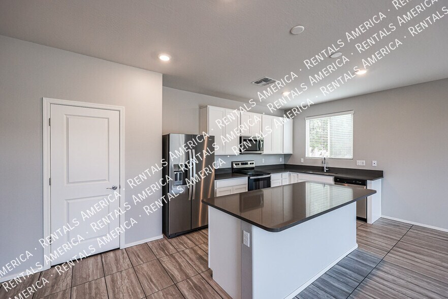 Building Photo - 1548 E Chaparral Pl