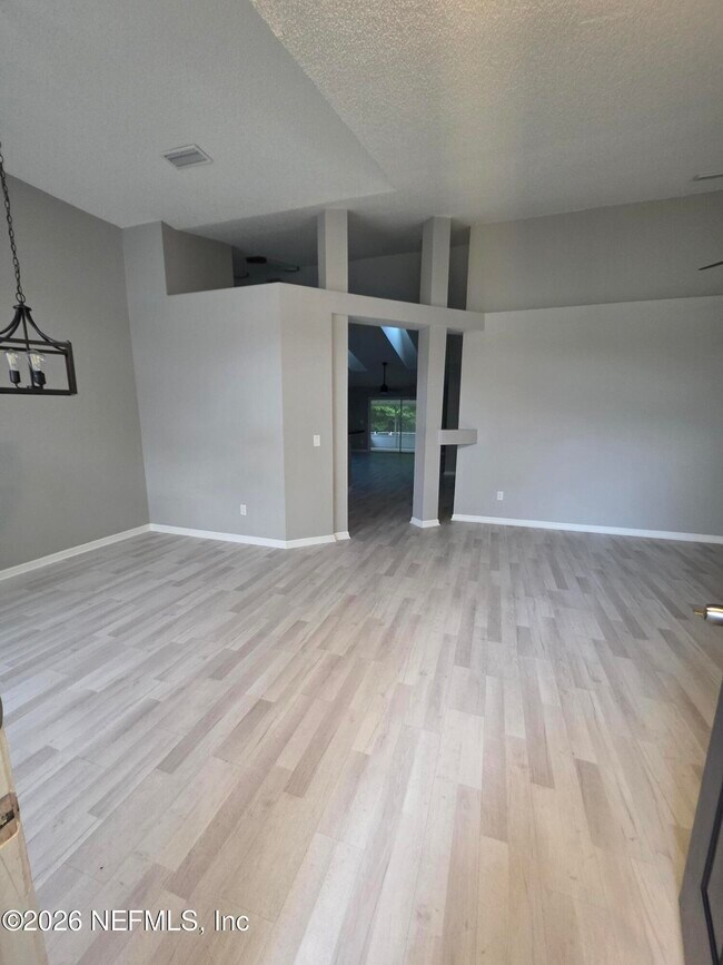 Building Photo - 8219 Teaticket Dr