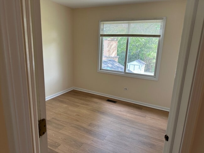 Building Photo - 2083 Westfield Dr