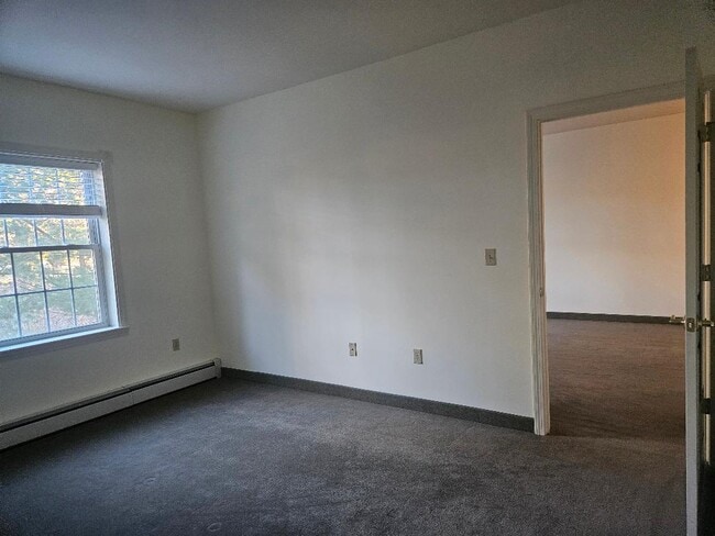 Building Photo - 486 Nashua St