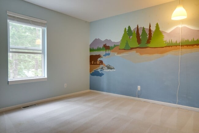 Building Photo - Ravensdale 3 Story, close to Lake Retreat,...