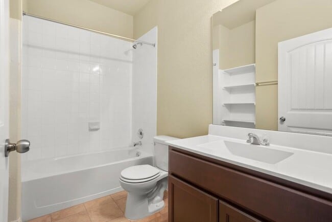 Building Photo - 1517 Maier Dr