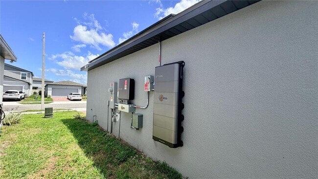 Building Photo - 1346 Current Pl