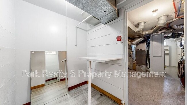 Building Photo - 3090 S Marion St