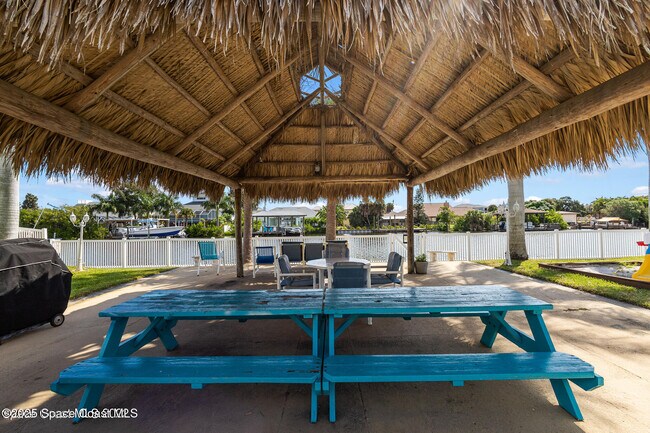 Building Photo - 250 N Banana River Dr