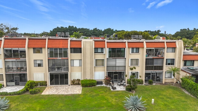 Building Photo - 4545 Luxemburg Ct