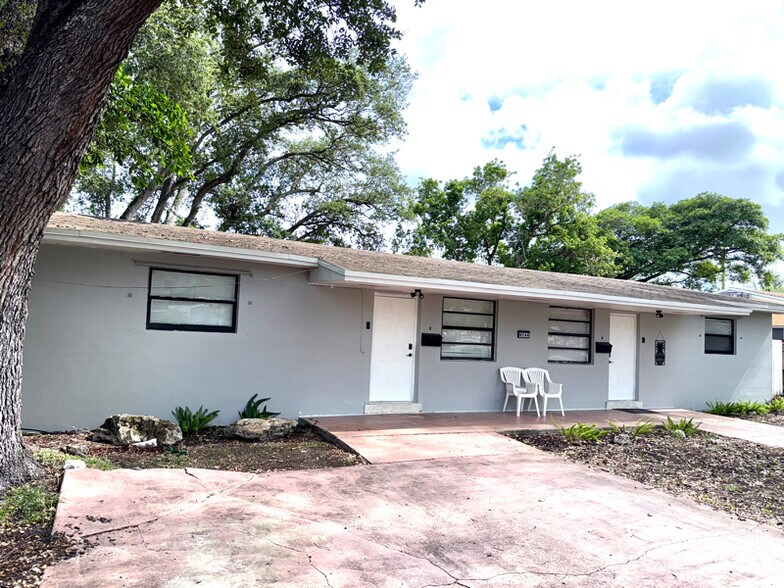 Primary Photo - 6144 SW 30th St