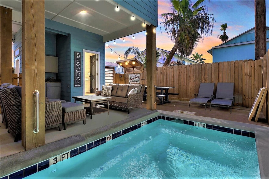 Building Photo - 1624 Eleventh Street-SI ID1023226P