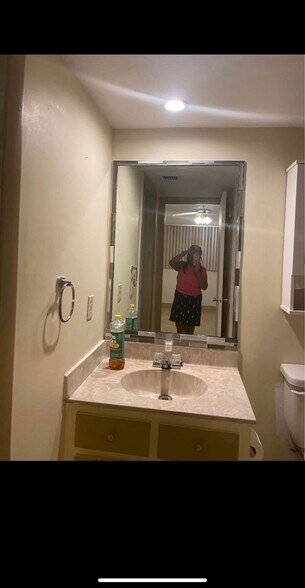 Building Photo - 1024 Manatee Rd