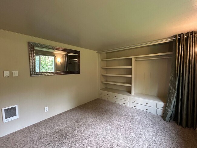 Building Photo - Stunning Views! Secluded 2 Bed, 1 Bath Gem!