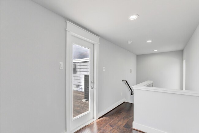 Building Photo - 3309 Baron St