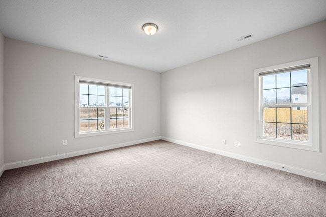 Building Photo - 505 E Black Water Ln