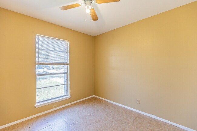 Building Photo - 4414 Valleybrook