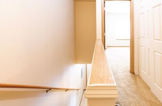 Building Photo - Rare 2 X 1.5 Townhome Availble in October
