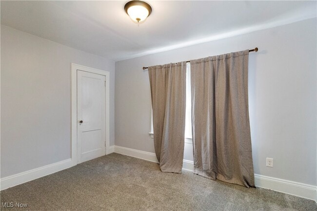 Building Photo - 2084 Wascana Ave