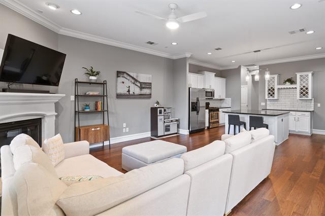 Building Photo - 5923 Oram St