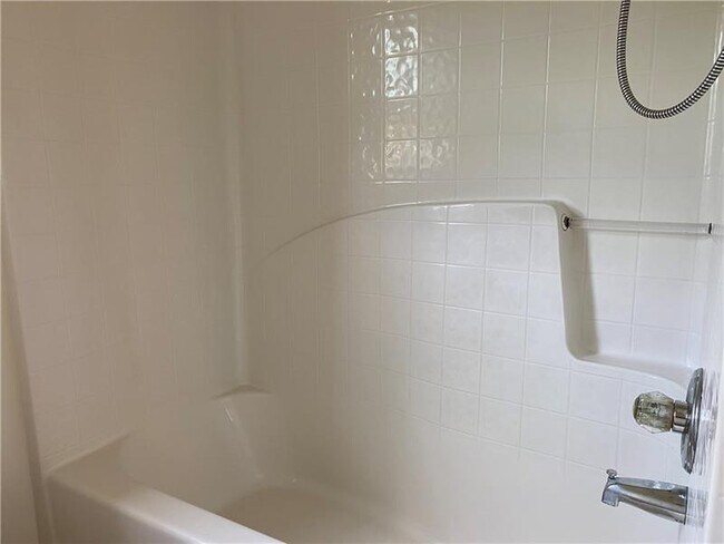 Building Photo - 3355 Earhart Way