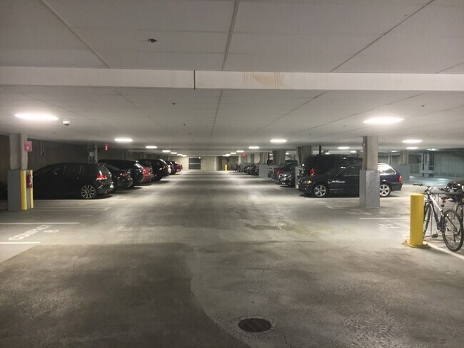 Building Photo - 2 Earhart St