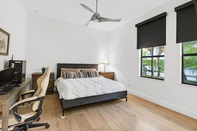 Building Photo - 17662 Cadena Dr