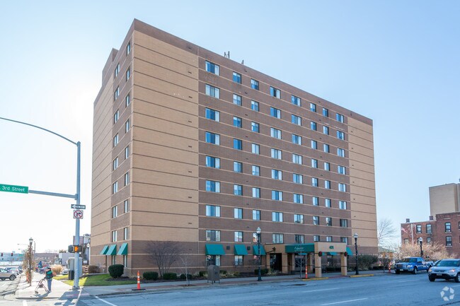 Building Photo - Lend a Hand Apartments