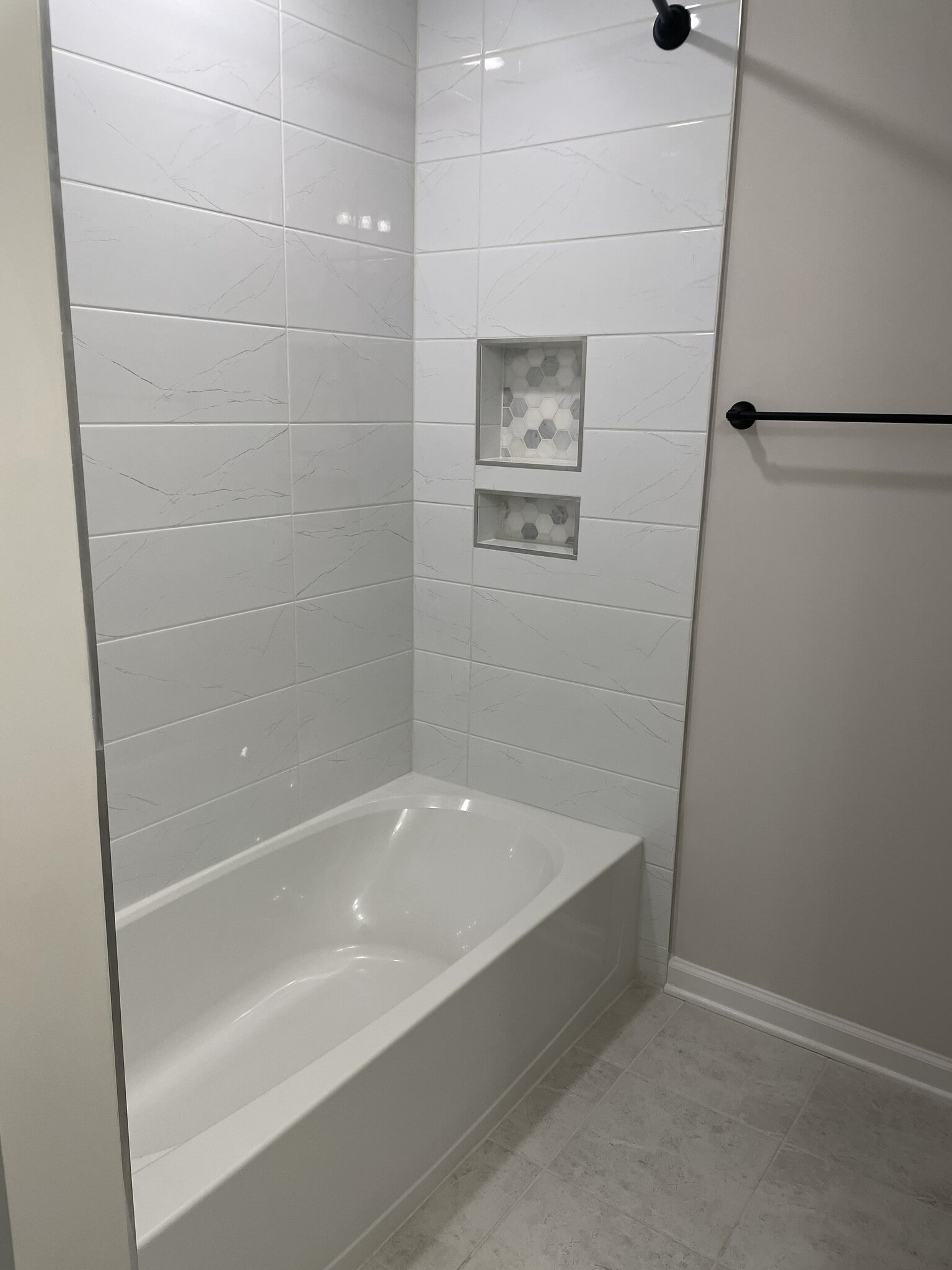 Hall bathroom - 10910 Meridian Hill Way