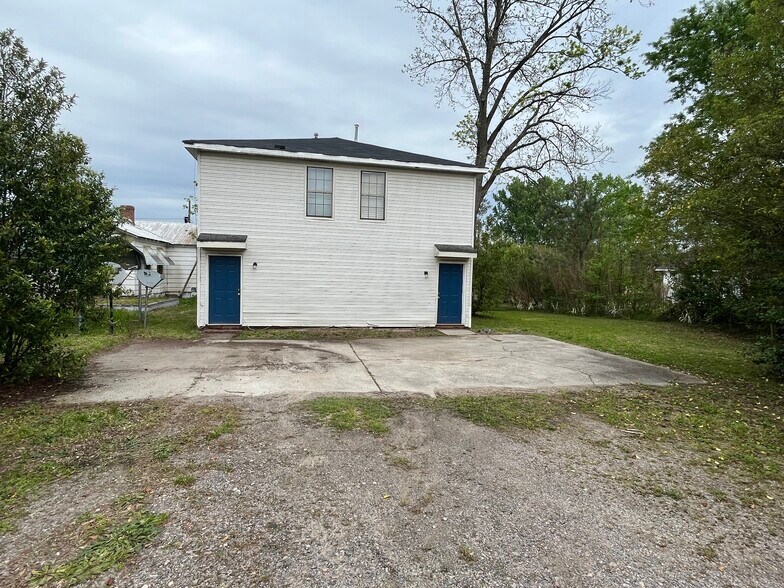 Building Photo - 1111 Emmett St