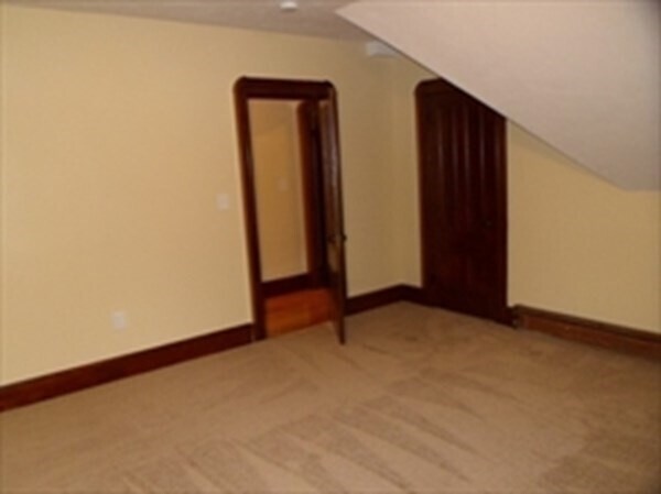 Building Photo - 104 S Main St