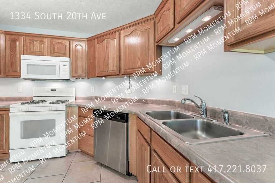 Building Photo - 1334 S 20th Ave