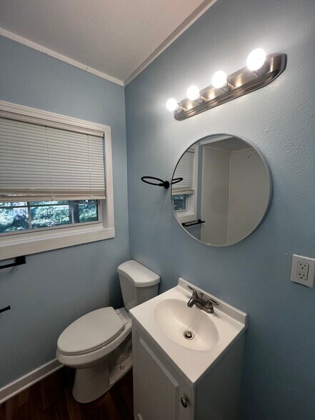 Building Photo - 3155 Shirley Dr