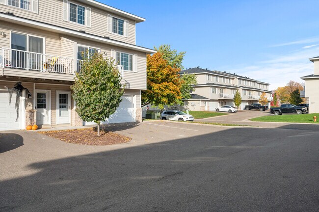 Building Photo - 2549 Cobble Hill Ct