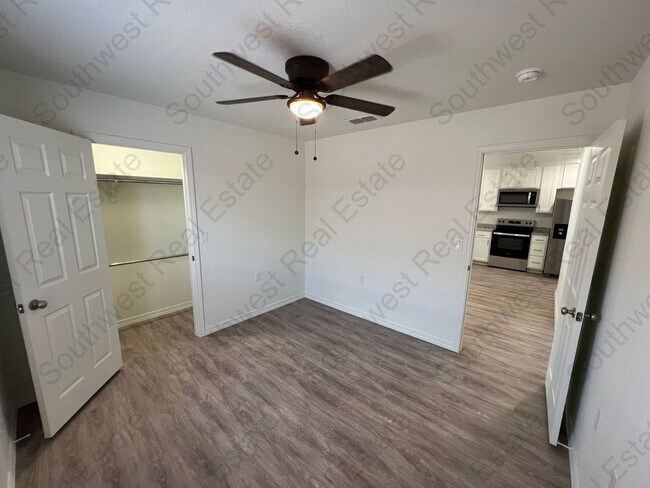 Building Photo - 2121 Bobwhite Ct