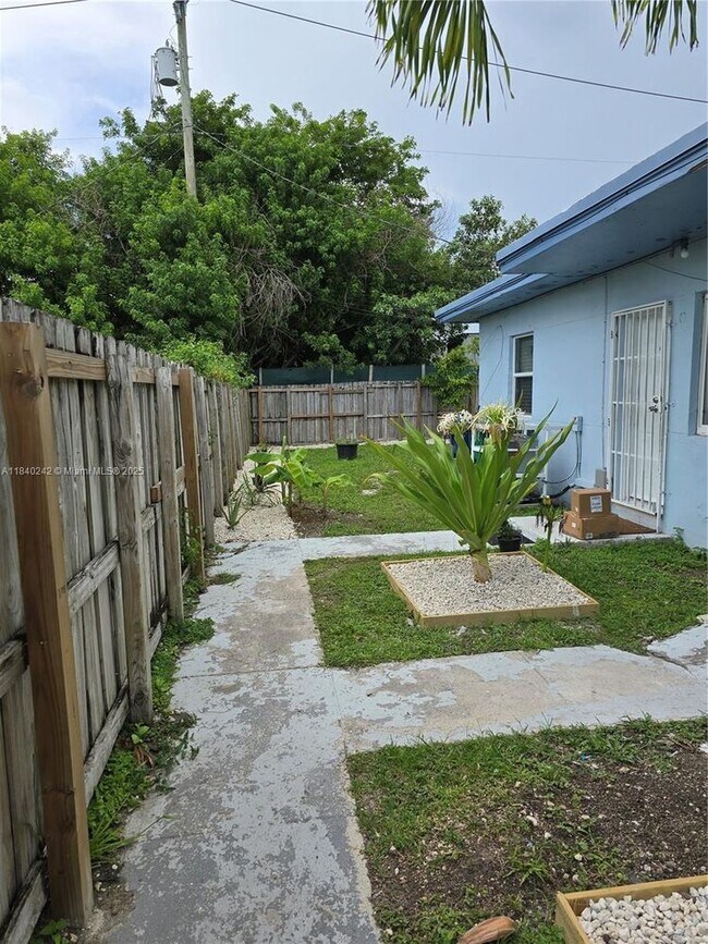 Building Photo - 22300 SW 117th Ave